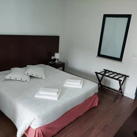 Casa Dos Remendos - Local Alojamento de Acomodação e Pequeno-almoço 3*